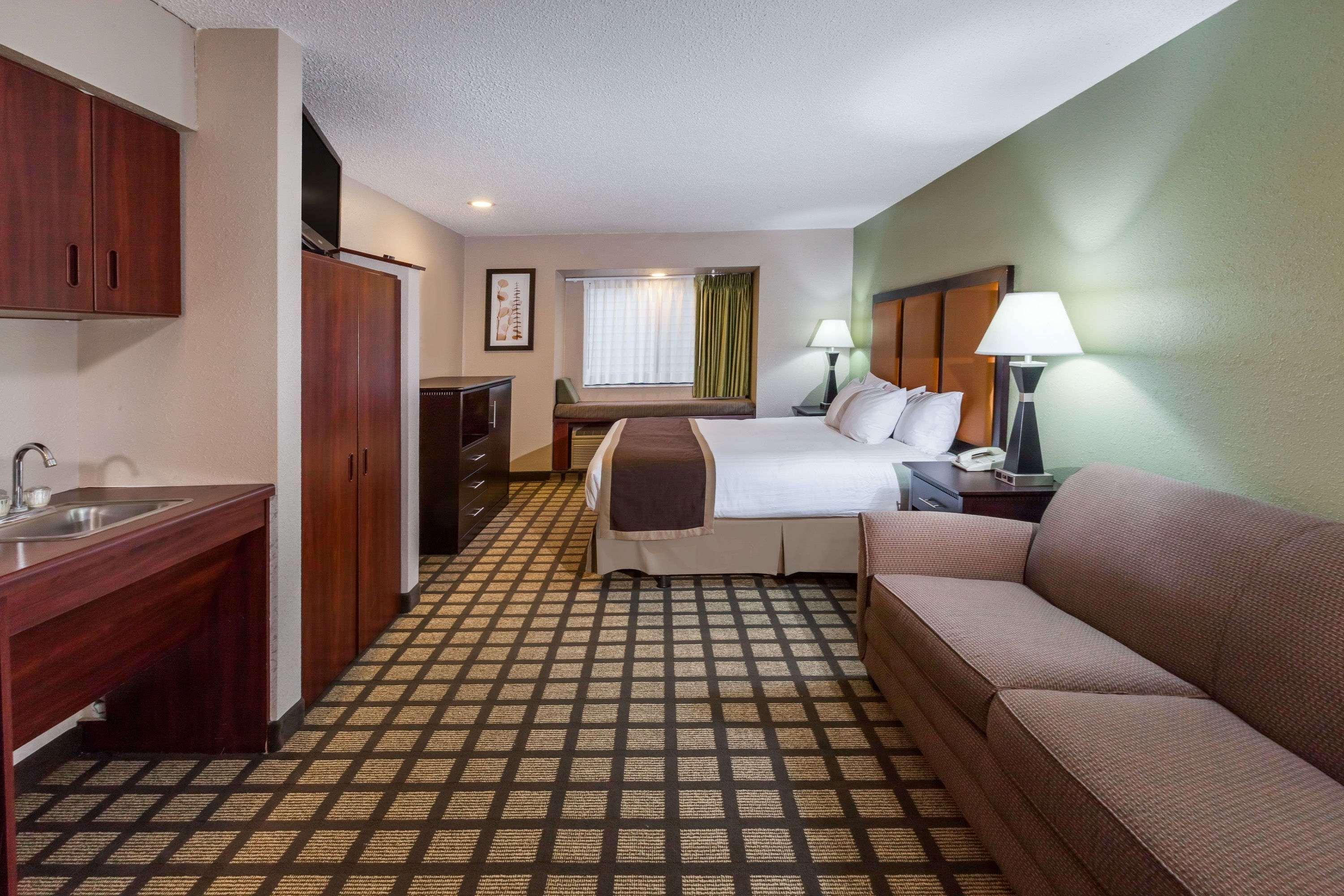 Baymont By Wyndham Gaylord Hotel Exterior foto